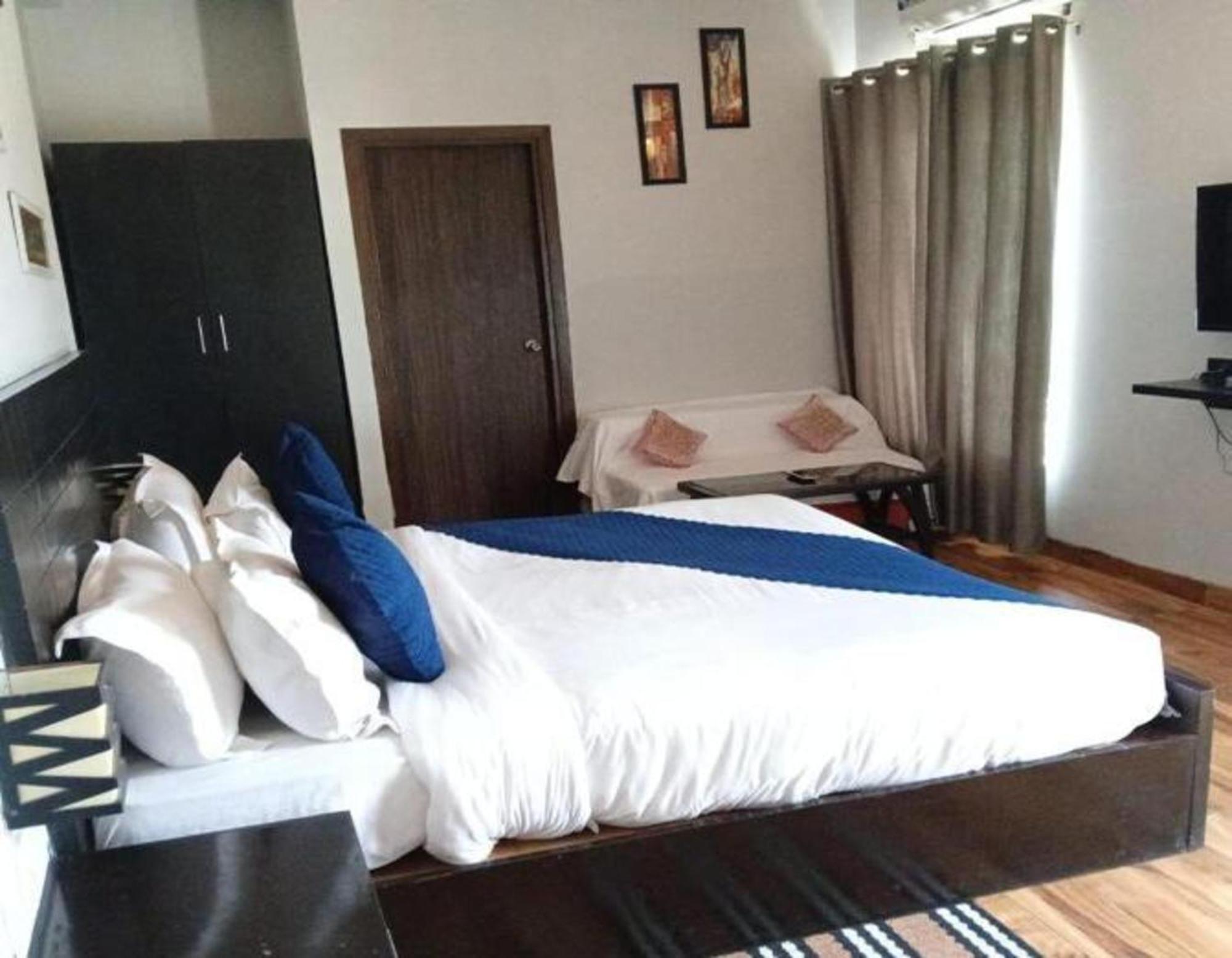 Vrindavan Dreams Hotel And Suites 外观 照片
