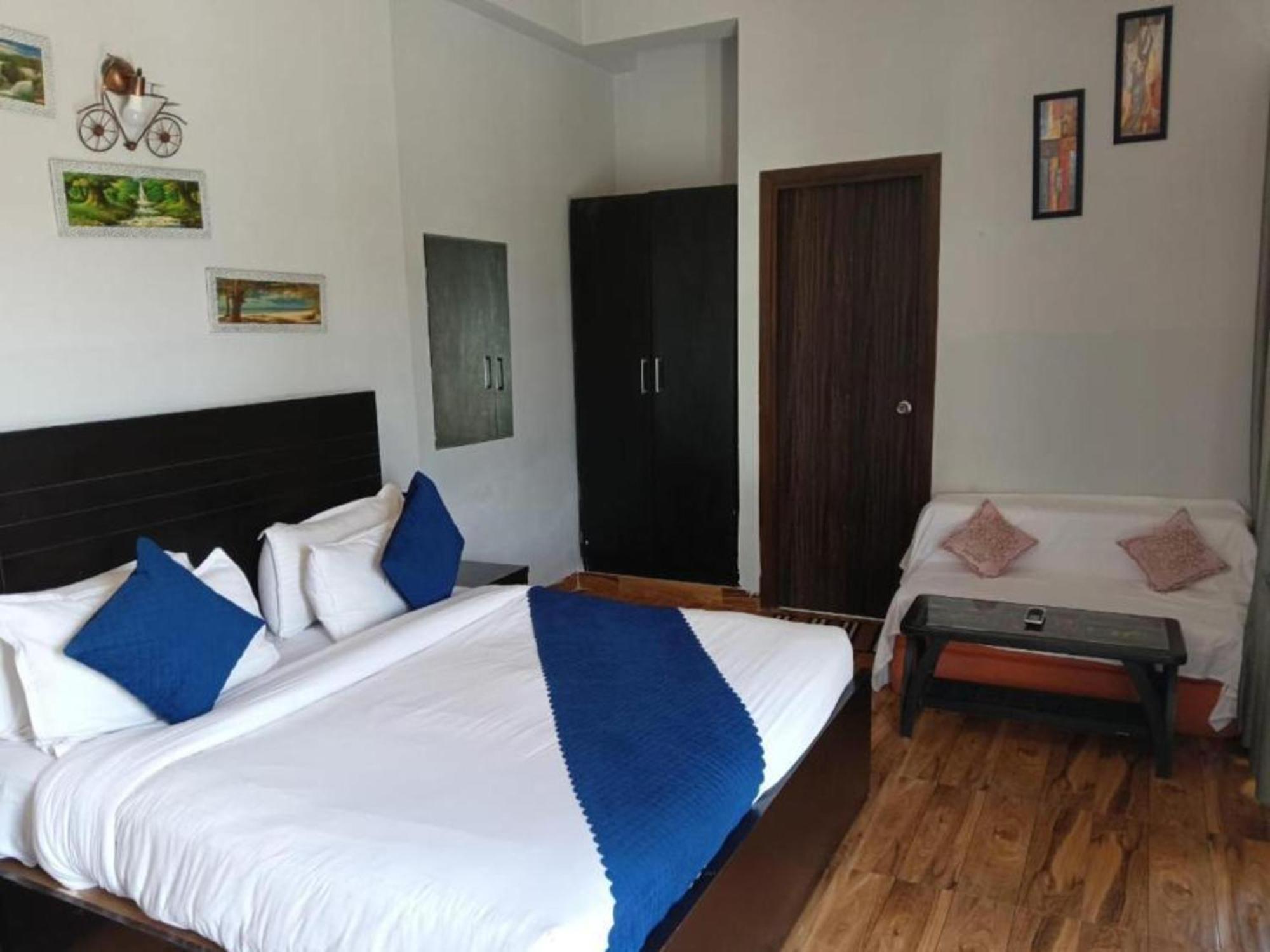 Vrindavan Dreams Hotel And Suites 外观 照片