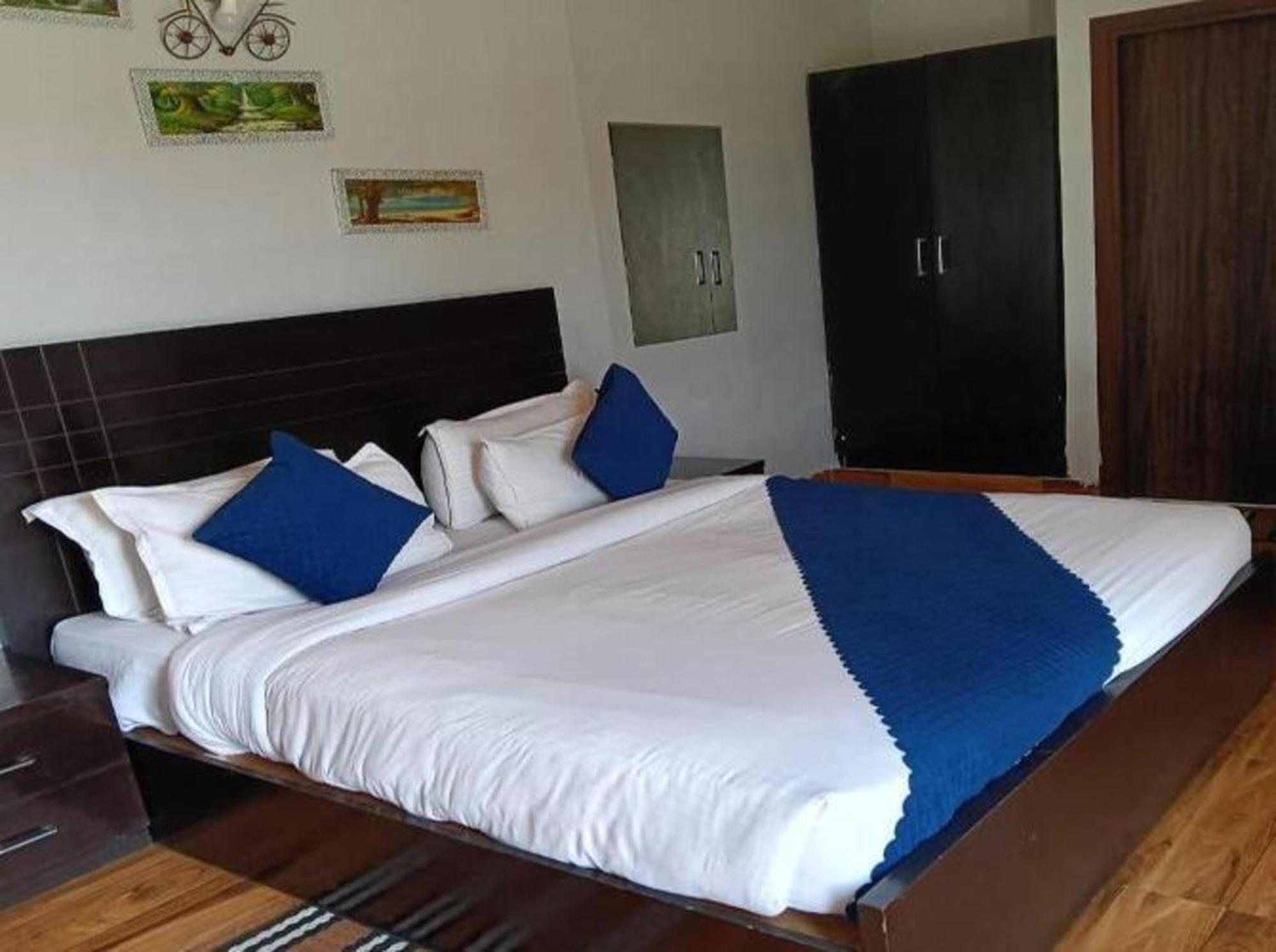 Vrindavan Dreams Hotel And Suites 外观 照片
