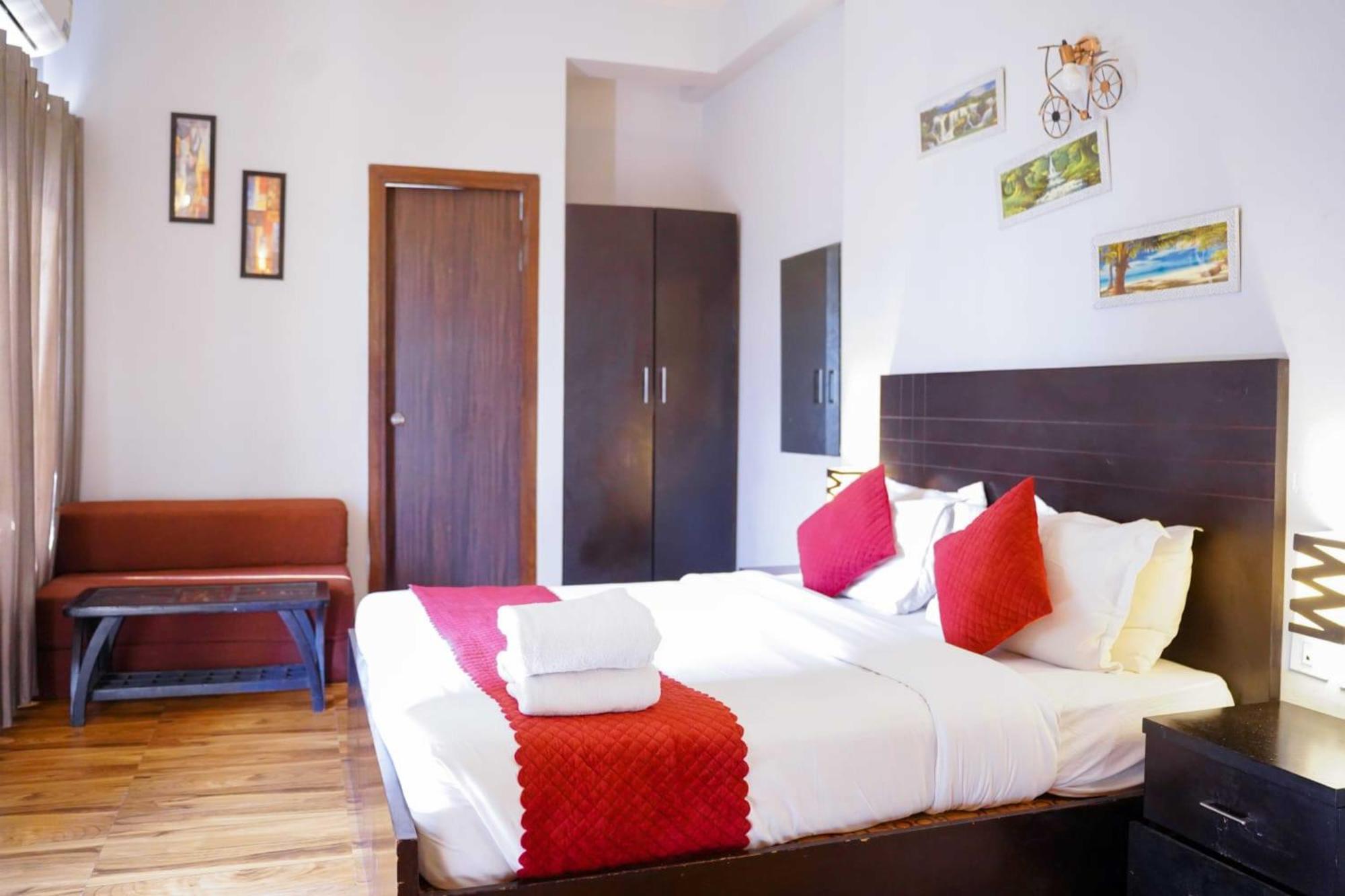 Vrindavan Dreams Hotel And Suites 外观 照片