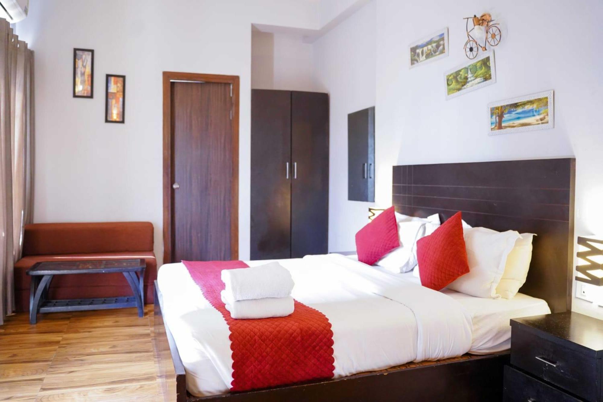 Vrindavan Dreams Hotel And Suites 外观 照片