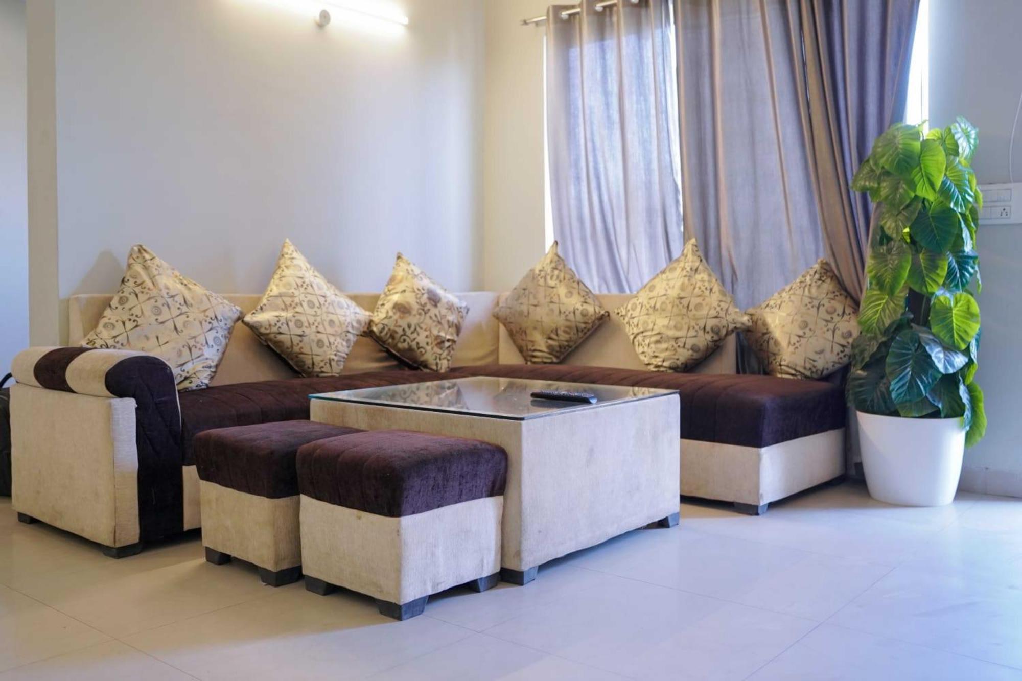 Vrindavan Dreams Hotel And Suites 外观 照片
